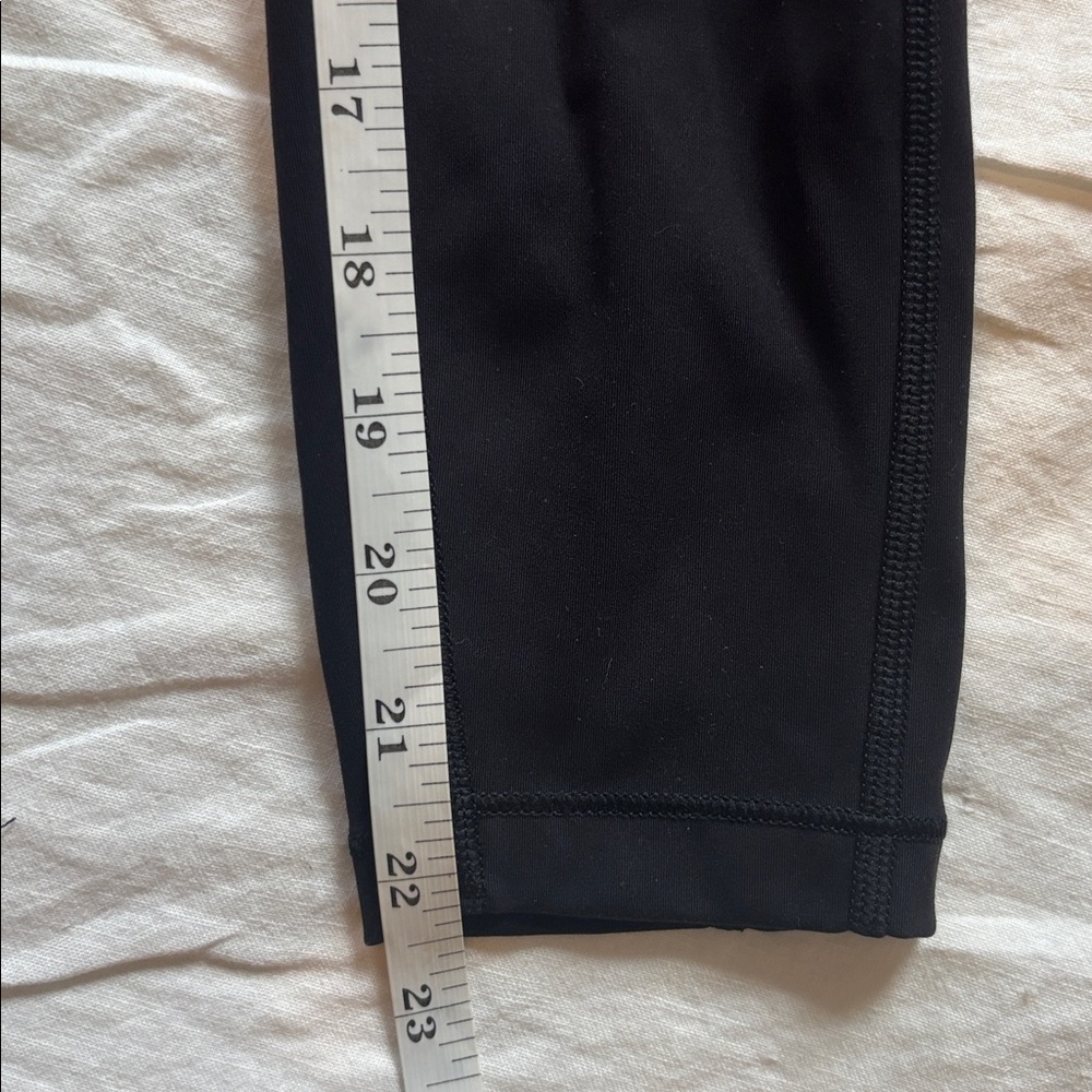 Athleta Ultimate Stash Pocket 7/8 Tight, XS - Picture 11 of 11